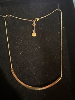 Curved Bar Necklace